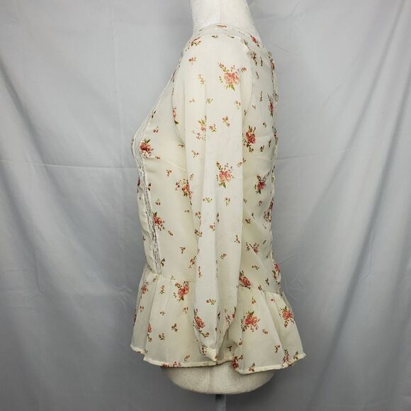 URBAN OUTFITTERS blouse Pins and Needles floral ruffle button top S - Picture 4 of 9